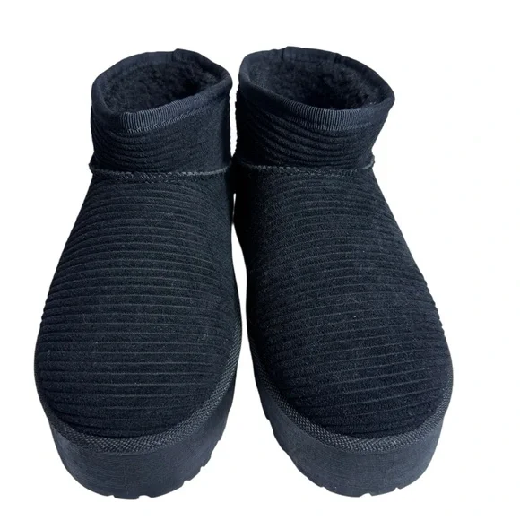 DL 1990 Dirty Laundry Ribbed Platform Shearling Boots | Black | Women’s 7 EUC - Picture 5 of 9